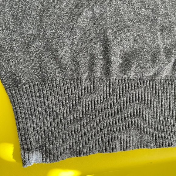 Gap V-neck Sweater, Charcoal Gray, Size XS - Picture 6 of 8